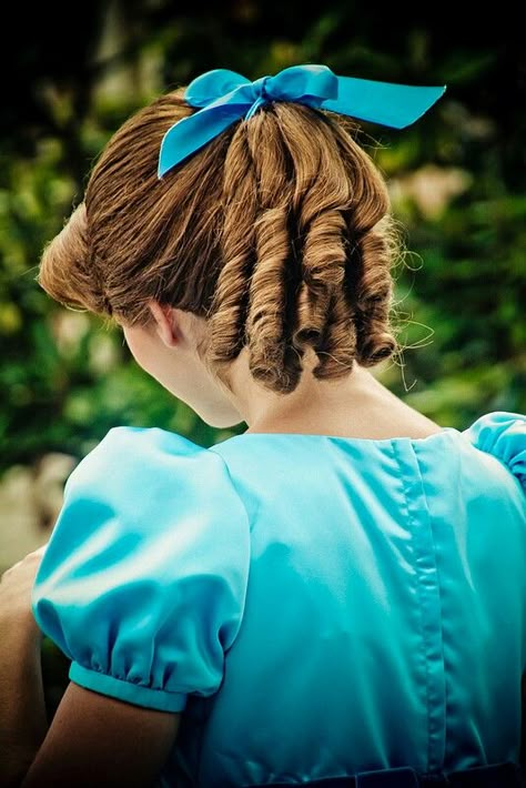 Wendy's hair is pretty straightforward... Hardest thing may be the bangs depending on the actress's hair... Ringlet curls in the back are easy with a smaller curling iron/wand and make sure to pin them to cool Wendy Peter Pan Costume, Peter Pan Images, Wendy Costume, Wendy Peter Pan, Peter Pan Costumes, Peter Pan Costume, Peter Pan Party, Peter And Wendy, Easy Diy Costumes