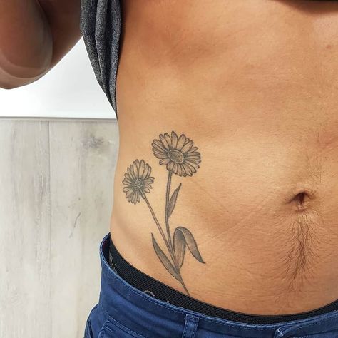 Men Daisy Tattoo, Guy Flower Tattoo, Daisy Flower Tattoos Men, Flower Arm Tattoo Men, Flower On Leg Tattoo, Mens Daisy Tattoo, Golf Le Fleur Tattoo, Manly Flower Tattoos, Tattoo Ideas For Men Flowers