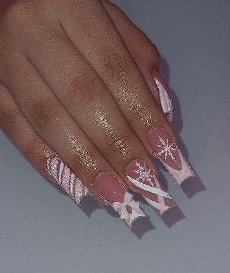 Nail Inspo Acrylic Christmas, Winter Set Nails, Winter Nails Square Long, Pink Winter Nail Set, December Nails Coffin, Christmas Nail Ideas Pink, Winter Sets Nails, Nail Inspo Xmas, Pink White Christmas Nails