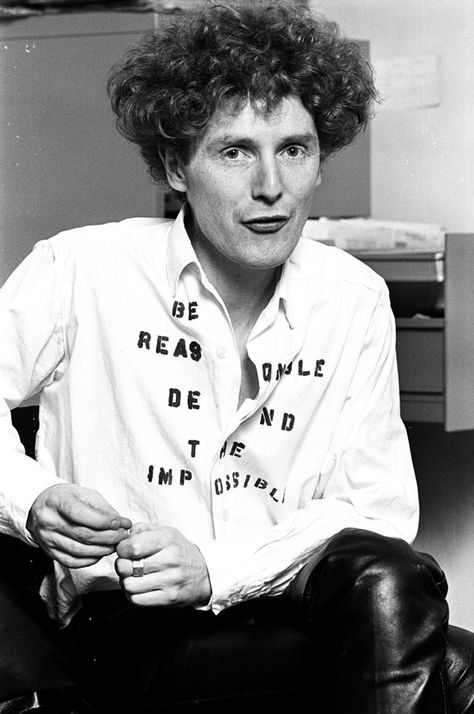 Malcom Mclaren, Malcolm Mclaren, Punk Rock Girl, Celebrities Who Died, 70s Punk, Punk Movement, Adam Ant, Fashion Displays, Rock Girl