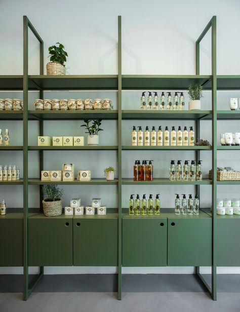 Skincare Shop, Shop Shelving, Retail Store Interior Design, Retail Interior Design, Pharmacy Design, Retail Store Interior, Retail Shelving, Salon Interior Design, Design Apartment