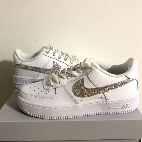 Helvetica Bold, Nike Kids Shoes, Shoes For School, Shoe Size Chart Kids, Wedding Sneakers, Air Force 1 Custom, Custom Air Force 1, 5 Kids, Black Butterfly