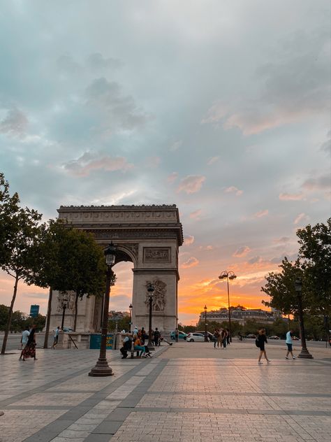 Avenue des Champs Elysées - Paris France Champs Elysees Aesthetic, City Night Background, Champ Elysees, Avenue Des Champs-élysées, Champs Elysees Paris, A Day In Paris, City Backdrop, Paris Rooftops, About Paris