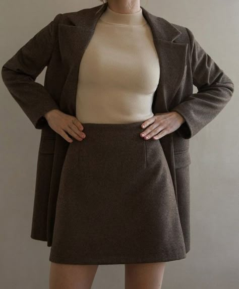 Wool Mini Skirt, Miniskirt Outfits, Online Fashion Store, Looks Chic, Professional Outfits, Online Fashion Stores, Work Attire, Looks Vintage, Wool Blazer