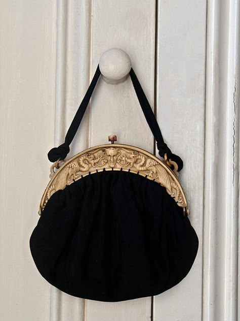 1880s black moire silk mourning bag Retro Goth Aesthetic, Victorian Handbag, Victorian Bag, Victorian Era Aesthetic, Victorian Embroidery, Victorian Purses, Gothic Purse, Retro Goth, Bed Boards