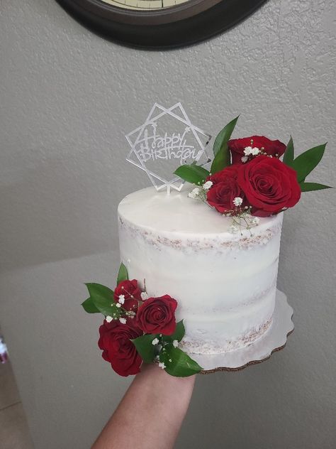 Birthday Cake With Red Roses, Birthday Cake For Women Elegant, Rose Cake Design, Masquerade Cakes, Wedding Cake Designs Simple, Camera Cakes, Fruit Cake Design, Red Birthday Cakes, Cake Designs For Kids