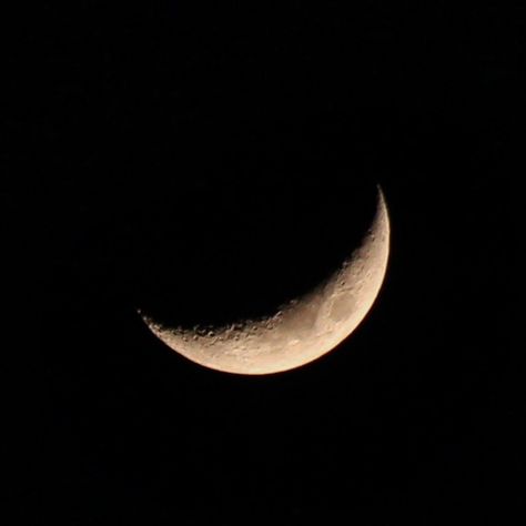 #aesthetic #lune #moon #croissantdelune Cresent Moon Pics Aesthetic, Crescent Moon Aesthetic, Moon Aesthetic, Moon Photos, Moon Pictures, Moon Photography, Lucky Charms, Moon Goddess, Lucky Charm