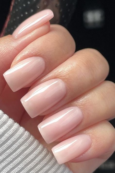 Business Nails Classy Short, Latest Nail Trends 2022, Business Nails Classy, Trending Acrylic Nails 2022, Office Nails Classy, Office Nails Professional, Trendy Short Acrylic Nails, Classy Short Nail Designs, Rounded Acrylic Nails