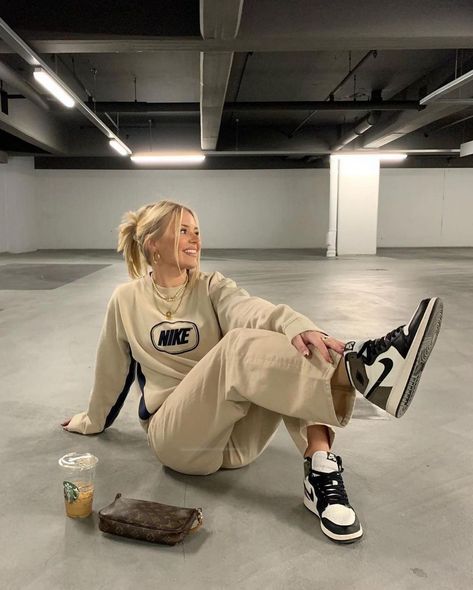 Womenswear on Instagram: “Favourite Outfit ⛓ 1 to 4? __________________ 📩Email us for Paid Promos ________________ 📸Source : DM For Credit _________________ Follow:…” Mocha Jordan 1 Outfit, Air Jordans Outfit, Outfit Ideas With Jordans, Barbara Kristoffersen, Jordan 1 Mocha, Air Jordan 1 Outfit Women, Jordan 1 Outfit Women, Jordan 1 Outfit, Air Jordan 1 Outfit