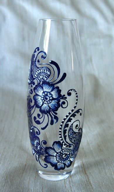 Painting On Vases Ideas, Squid Tentacles, Cambridge London, Glass Painting Patterns, Painted Glass Vases, Hummingbird Painting, Glass Painting Designs, Painted Vase, Diy Glass Bottle Crafts