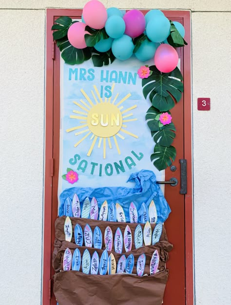 Door Decorations Classroom Teacher Appreciation, Teacher Appreciation Door Decorations Hawaiian, Beach Theme Door Decorations, Classroom Door Beach Theme, Hawaiian Teacher Appreciation Door, Tropical Door Decorations, Hawaiian Door Decorations Classroom, Summer Teacher Door Ideas, Beach Theme Door Decorations Classroom