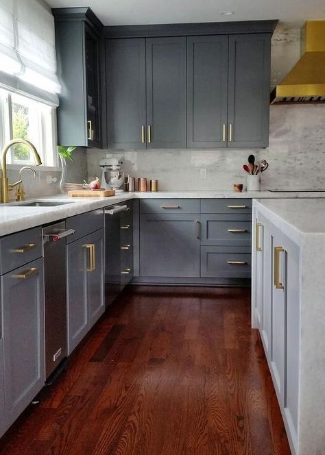 Dark Gray Kitchen Cabinets with Brass Pulls - Contemporary - Kitchen Kitchen With Gold Accents, Oak Floor Kitchen, Dark Gray Kitchen, Dark Grey Kitchen Cabinets, Dark Gray Kitchen Cabinets, Gray Shaker Cabinets, Gray Kitchen Cabinets, Dark Grey Kitchen, Dark Hardwood