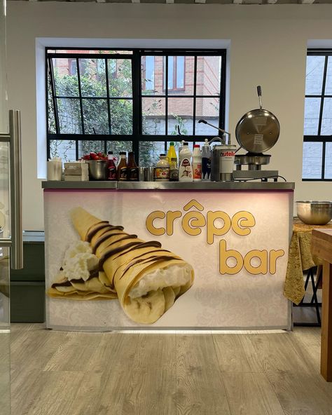 Pancake Shop Design, Crepes Ideas, Pancake Shop, Crepe Bar, Business Study, Waffle Shop, Yummy Bites, Pancake Crepes, Waffle Ice Cream