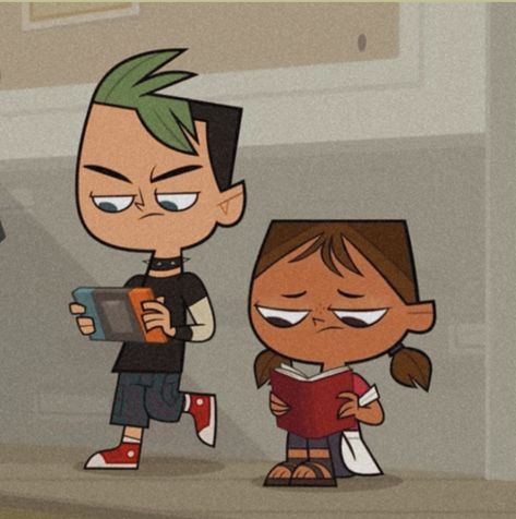 I like th fact that Courtney reads and Duncan plays a video game. Duncan And Courtney Total Dramarama, Arguing Drawing Reference, Courtney Total Drama, Total Drama Island Duncan, Duncan And Courtney, Duncan Total Drama, Total Dramarama, Alvin And The Chipmunks, Drama Total