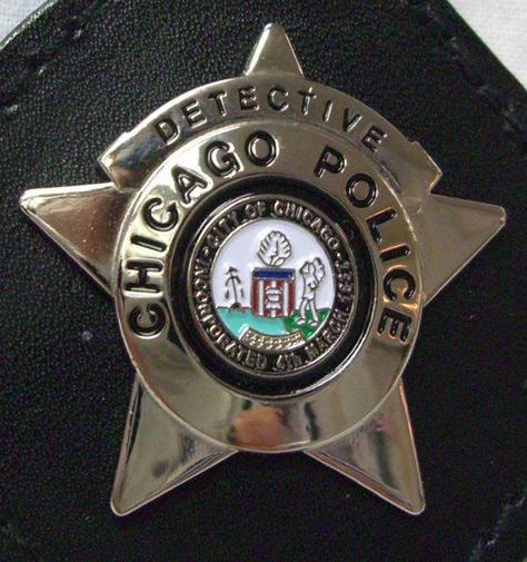 Chicago Police Detective Star Agent 00, Chicago Police Officer, Law Enforcement Badges, Detective Aesthetic, Chicago At Night, Chicago Police, Police Life, Winchester Supernatural, Emergency Medical Services