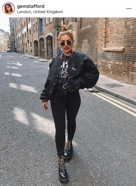 Dr Martens Outfit Fall, Doc Fits, Gemma Stafford, Martens Outfit, Grunge Looks, Dr Martens Outfit, Outfits Vintage, Doc Marten, Rock Outfits