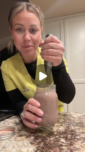 Janelle Rohner on Instagram: "Chocolate fudge over night oats. 30g protein. You can also use this as a base  recipe and switch up the protien powder or pudding mix and add in mix ins to create new flavors.  -1 fairlife protein shake (if powder protein use unflavored almond milk about a cup) -1 tbsp chia seeds -1/2 cup oats -1 tbsp sugar free instant pudding mix. #Foodie #nurse #overnightoats #breakfast" Drinkable Overnight Oats Protein, Pudding Mix Protein Shake, Overnight Oat Shake, Oat Milk Protein Shake, Over Night Oats With Protein Shake, Premier Protein Chocolate Shake Recipes, Premier Chocolate Protein Shake Recipes, Overnight Oats With Premier Protein Shakes, Fairlife Chocolate Milk Recipes