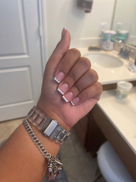 White Tip Manicure Gel, White French Tip Overlay, White Tip Overlay Nails, Overlay Nails Clear, French Tip Nails Overlay, Clear Nails Ideas Short, Clear And White French Nails, Shellac White Tips, Pink Gel White Tip Nails