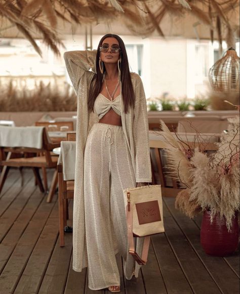 Tulum Summer Outfits, Bali Fashion Outfits, Egypt Aesthetic Outfits, Bali Style Fashion, Maldives Outfit Ideas, Modest Beachwear, Tulum Outfits Ideas, Tulum Fashion, Thai Outfits