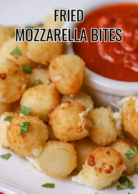 Fried Mozzarella Bites Recipe – CucinaDeYung Marinara Appetizer, Fried Mozzarella Bites, Fried Mozzarella Balls, Mozzarella Balls Recipe, Broccoli Cauliflower Salad Recipes, Mozzarella Bites, Banana Bread Muffin Recipe, Bacon Soup Recipes, Olive Garden Chicken Gnocchi