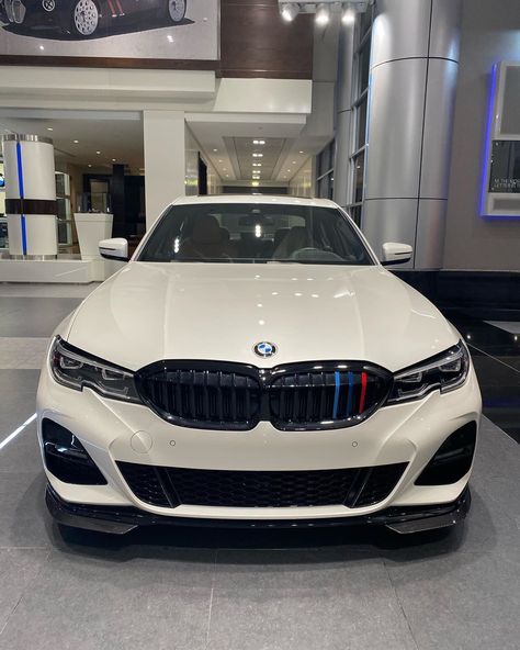 BMW 330i M performance
4 Cylinders TwinPower Turbo
258 Hp
Torque 400 NM
0-100 5,8 Sec Bmw M5cs, Teen Cars, 330i Bmw, Bmw 330, Bmw 330i, M Performance, Chase Your Dreams, Bmw Cars, Dream Car