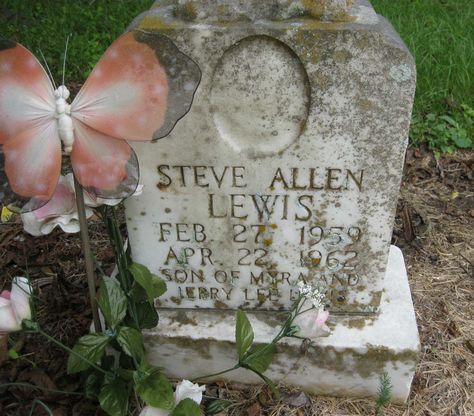 Photos of Steve Allen Lewis - Find a Grave Memorial Famous Gravesites, Steve Allen, Bonaventure Cemetery, Alfred Hitchcock Movies, Jerry Lee, Jerry Lee Lewis, Old Cemeteries, Cemetery Art, Alfred Hitchcock