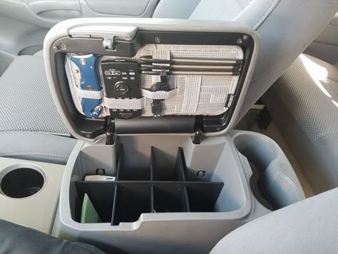 Diy Car Console Organizer, Small Car Console Organization, Middle Console Car, Organizing Car Center Console, Car Organization Ideas Center Console, Car Console Organization Diy, Toyota Sienna Organization, Middle Console Organization Car, Organize Car Console