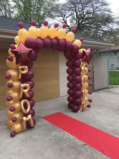 Prom Setup Decor, Prom Watch Party Ideas, Prom Decor Ideas, Prom Sendoff Decoration Ideas, Prom Set Up Ideas At Home, Prom Send Off Ideas, Prom Decoration Ideas For Home, Prom Send Off Ideas Decorations, Prom Decorations Diy