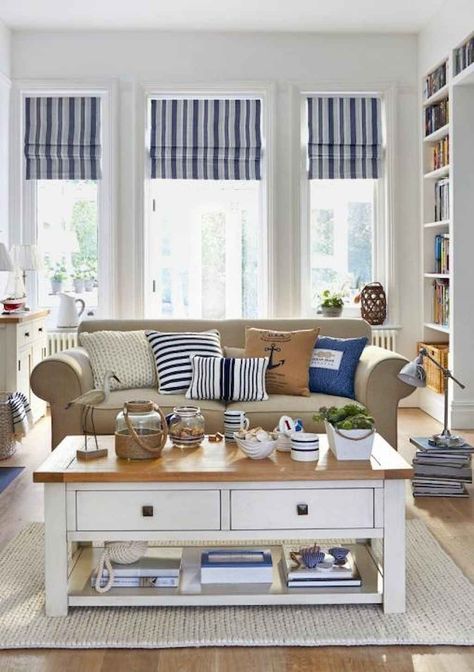 Nautical Decor Living Room, Beach Interior Design, Fresh Living Room, Styl Hampton, Deco Marine, Nautical Living Room, Living Room Decorating Ideas, Living Room Decorating, Coastal Living Rooms