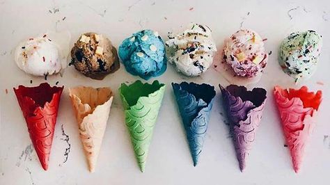 Flavored Waffle Cones, Waffle Cone Ideas, Dipped Ice Cream Cones, Waffle Cone Recipe, Ice Cream Business, How To Make Waffles, Birthday Cake Flavors, Colorful Ice Cream, Sbs Food