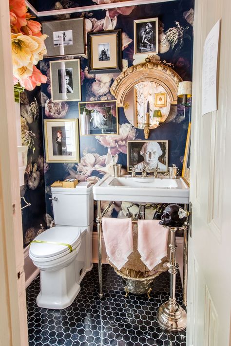 Powder Room By: Denise McGaha. Southern Homes Interior, Old Southern Homes Interior, New Orleans Interior Design, Old Southern Homes, New Orleans Decor, Southern Style House, Southern Home Interior, Transitional Decor Bedroom, Transitional Decor Style