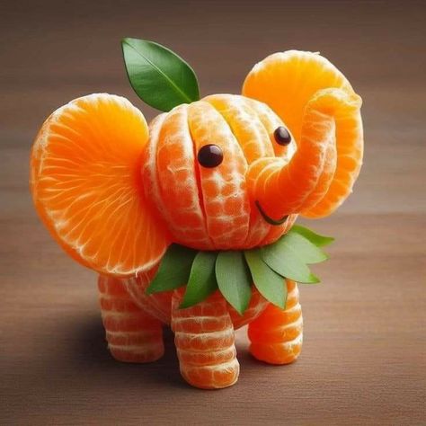 Vegetable Animals, Meat Trays, Fruit And Vegetable Carving, Vegetable Carving, Easy Food Art, Art Van, Cute Fruit, Easy Food, Fruit Art