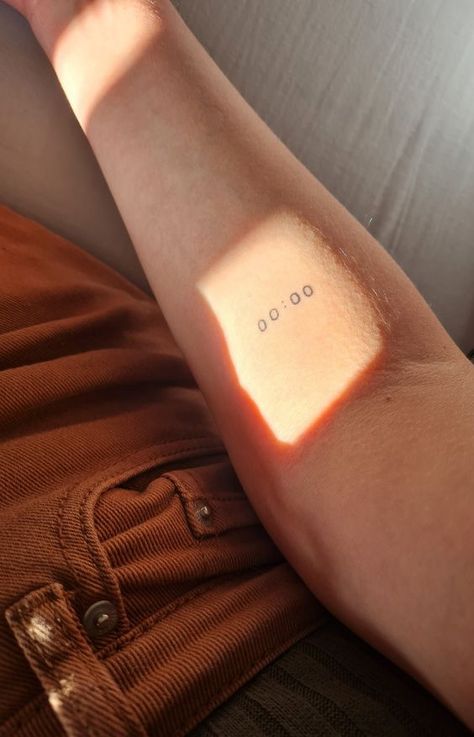 0:00 Tattoo, Time Minimalist Tattoo, 12 O Clock Aesthetic, Clock Tattoo Minimalist, Minimalist Clock Tattoo, Zero Oclock Bts Tattoo, Small Bts Tattoos, Tattoo Time Clock, 12 00 Clock Time Aesthetic