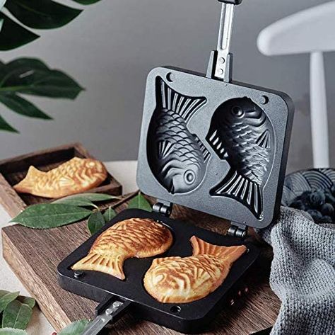 Japanese Taiyaki, Pancake Maker Machine, Taiyaki Fish, Azuki Beans, Shaped Pancakes, Waffle Pan, Hot Desserts, Just Pies, Sweet Red Bean Paste