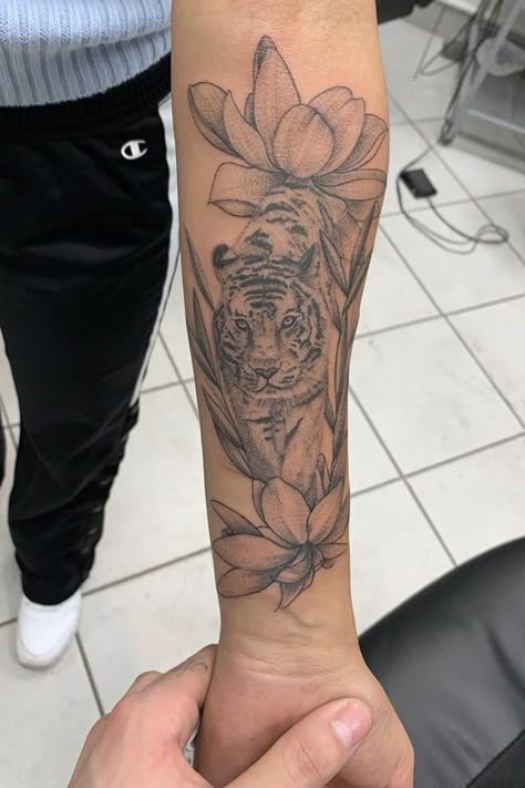 Women Tiger Tattoo Sleeve, Elegant Upper Arm Tattoos For Women, Forearm Tattoo Women Tiger, Tiger Tattoo Forearm Women, Tiger And Flower Tattoo For Women, Arm Tattoos For Women Tiger, Pretty Tiger Tattoo, Top Arm Tattoo Women Half Sleeves, Tiger With Cherry Blossom Tattoo