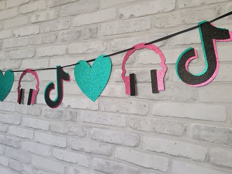 Dance Crafts, Music Themed Parties, Rock Star Party, Princess Party Decorations, Girl Birthday Decorations, Land O Lakes, 9th Birthday Parties, 13th Birthday Parties, Birthday Bunting