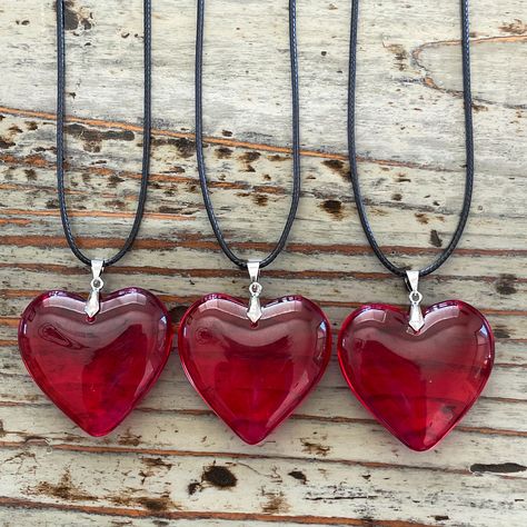 Simple Heart Necklace, Glass Heart Necklace, Lizzie Hearts, Make A Necklace, Red Heart Necklace, Red Glasses, Large Heart, Glass Heart, Girly Jewelry