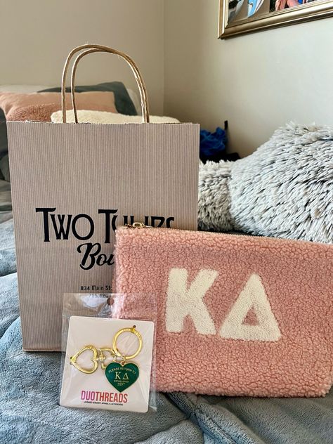 Sorority Merch Handbags, Kappa Delta Sweatshirt, Kappa Delta Canvas Bag, Kappa Delta Prints, Kappa Delta Merchandise, College Essentials, Big Lil, College Game Days, Dorm Life