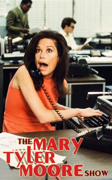 Mary Moore, Tv Theme Songs, Mary Tyler Moore Show, Tyler Moore, Mary Tyler Moore, Curls For Long Hair, Independent Woman, Classic Television, Great Tv Shows