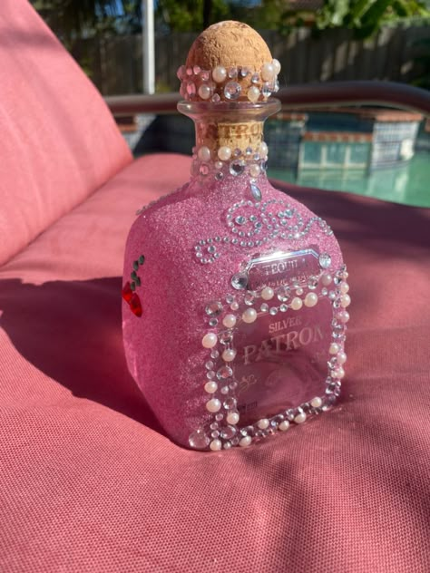 Alcohol Bottle Decorations, Bedazzled Liquor Bottles, Bedazzled Bottle, Alcohol Bottle Crafts, Decorated Liquor Bottles, Patron Bottle, Bling Bottles, How To Make Glitter, 21st Bday Ideas