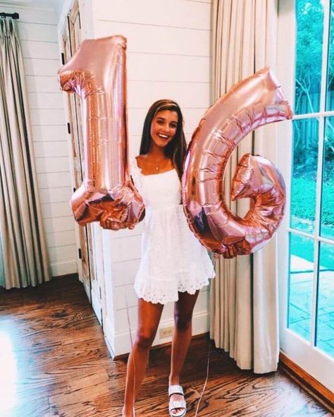 California Birthday, 18th Birthday Party Ideas, Sunset California, 18th Birthday Party Themes, Trendy Tiktok, Backyard Birthday Parties, Preppy Party, Cute Birthday Pictures, Backyard Birthday