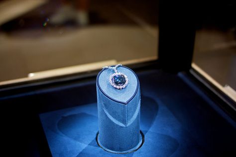 Cullinan Diamond, Old Money Luxury, Hope Diamond, Crafty Gift Ideas, Famous Jewelry, Money Luxury, Ocean Heart, Rene Lalique, The Titanic