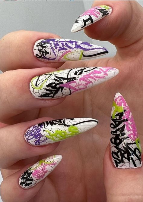 Street Art Nails, Grafitti Nails, Memorial Nails, Graffiti Nail Art, Rave Nails, Graffiti Nails, Graffiti Artists, Pretty Nail Art Designs, Graffiti Designs