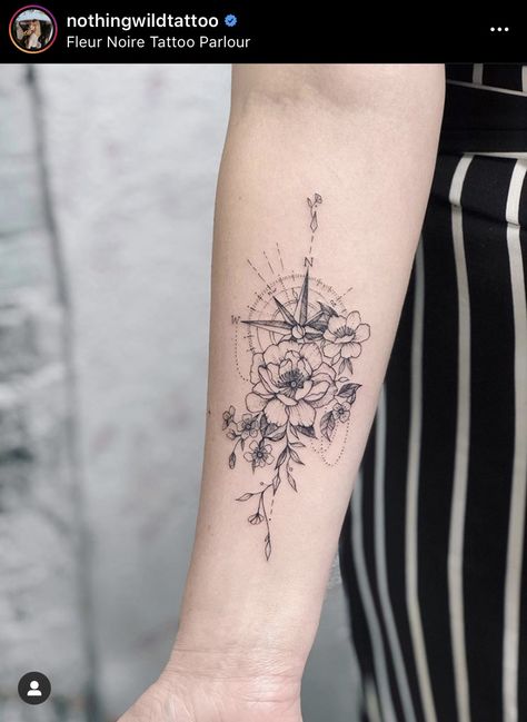 Mandala Compass Tattoo, Feminine Compass Tattoo, Arrow Tattoos For Women, Compass Rose Tattoo, Wanderlust Tattoo, Tattoos For Women Flowers, Bff Tattoos, Forearm Tattoo Women, Flowers Tattoo