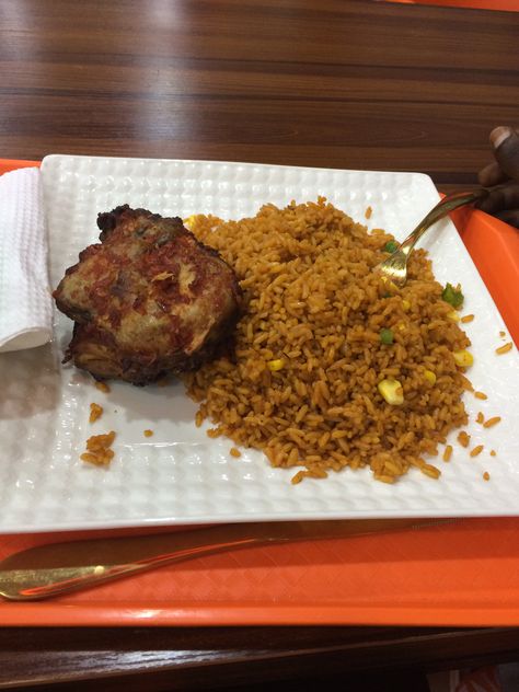 Rice And Turkey, Nigerian Jollof Rice, Rice And Salad, Hospital Admit, African Foods, Usa Food, Jollof Rice, African Food, Food Snapchat