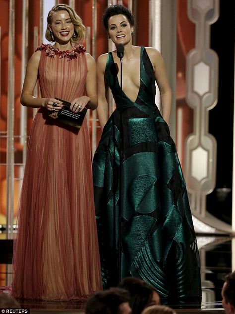 'Dude, who's typing this s**t?' Actress Jaimie Alexander and Amber Heard had to briefly pa... Emerald Gown, Fun Awards, Golden Globes 2016, The Danish Girl, Jaimie Alexander, Green Gown, All Black Looks, Golden Globe, Black Gown