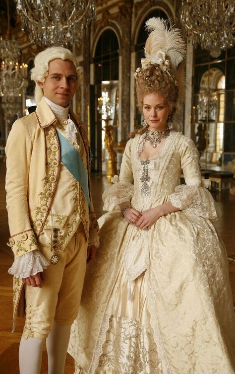 Rococó Marie Antoinette Movie, Marie Antoinette Costume, 18th Century Dress, Rococo Fashion, 18th Century Costume, 18th Century Clothing, 18th Century Fashion, Century Dress, Period Outfit