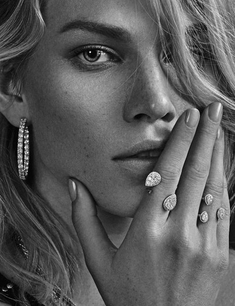 Aline-Weber-Rabat-Magazine-Jewelry-Winter-2015-Cover-Pictures18 Aline Weber, Jewelry Photography Styling, Jewelry Magazine, Jewelry Editorial, Jewelry Photoshoot, Tiffany Jewelry, Jewelry Model, Best Jewelry Stores, Jewelry Photography