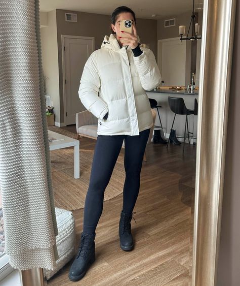 These $34 Fleece-Lined Leggings Transformed My Winter Wardrobe Canada Winter Fashion, Amazon Leggings, Aritzia Super Puff, Donna Karan Cashmere Mist, Canada Winter, Super Puff, Fleece Lined Leggings, Lined Leggings, Popsugar Fashion