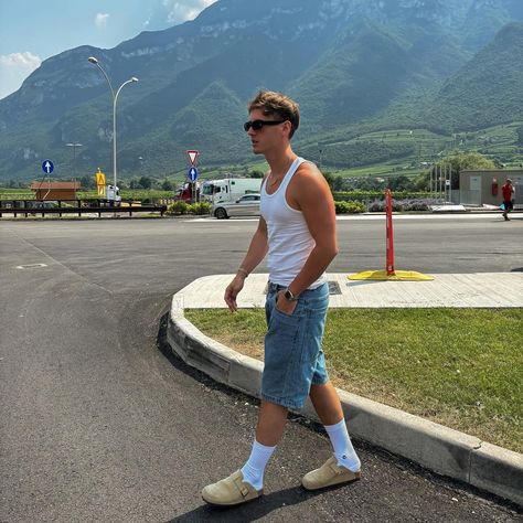 Trips Rubber Birkenstock Outfit, Blue Jorts Outfits, Beige Birkenstocks, Summer Birkenstock Outfit, Beige Cap Outfit, Men Birkenstock Outfit, Berkinstocks Outfit, Arizona Birkenstock Outfit, Jorts Outfit Idea Men